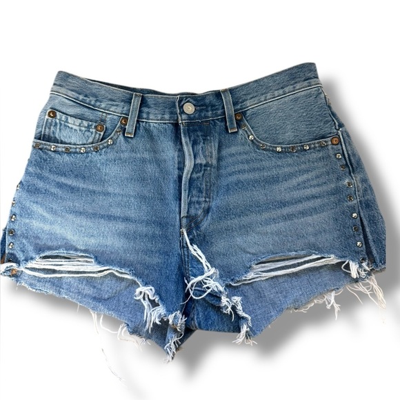 Levis‎ Shorts Womens 28 Denim Cut Off 501 Button Fly Bling Distressed EUC - Picture 2 of 12